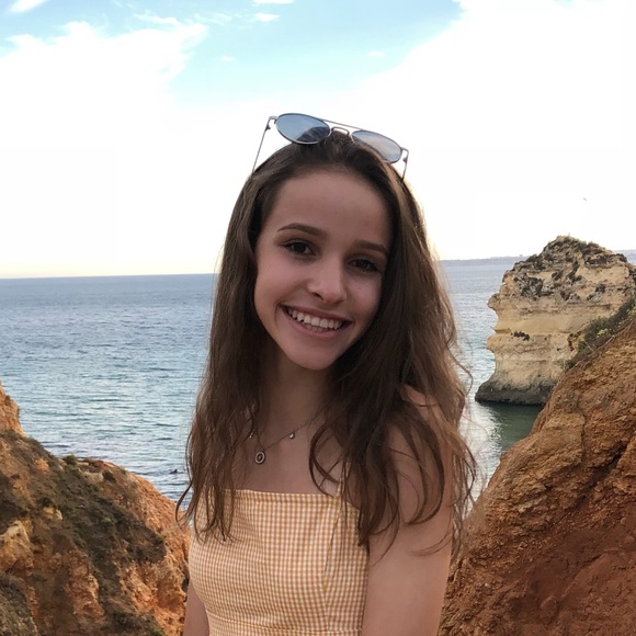 Meet your Posher, Madison - Picture 1 of 1